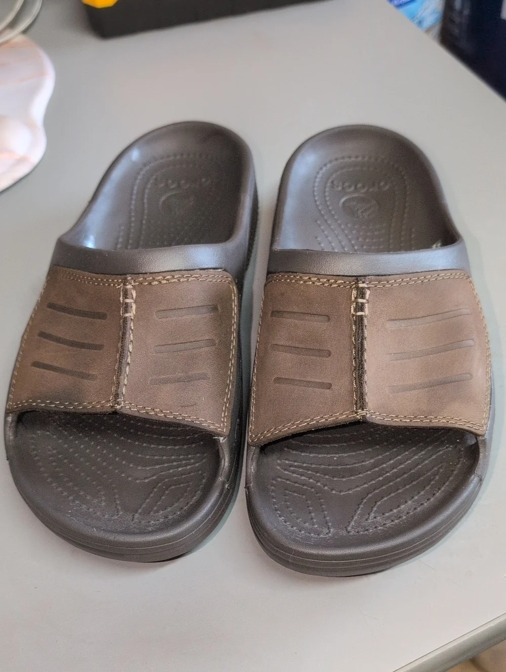 Crocs Sz.8) Slide Sandals in Brown — Casual Men’s Slip-Ons